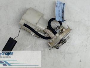 Gebruikte Benzinepomp Renault Scénic I (JA) 1.6 16V Prijs € 50,00 Margeregeling aangeboden door Autodemontage van de Laar