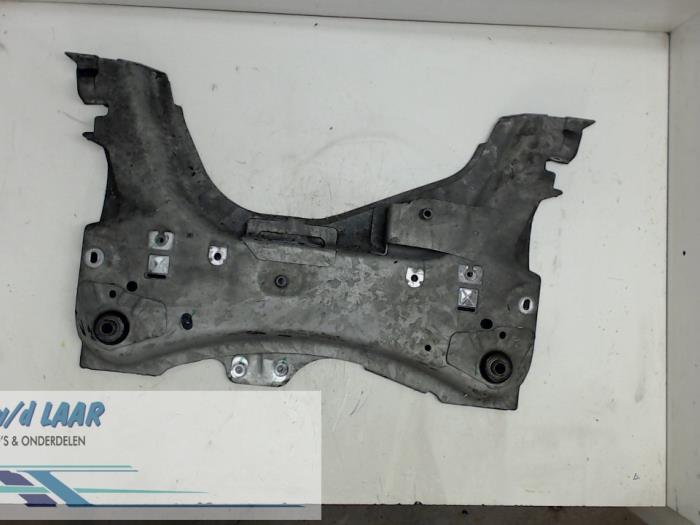 Gebruikte Subframe Renault Clio III (BR/CR) 1.5 dCi FAP Prijs € 100,00 Margeregeling aangeboden door Autodemontage van de Laar