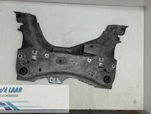 Gebruikte Subframe Renault Clio III (BR/CR) 1.5 dCi FAP Prijs € 100,00 Margeregeling aangeboden door Autodemontage van de Laar