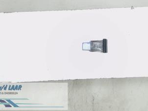 Gebruikte Mistlamp Schakelaar Audi A4 Avant (B5) 1.6 Prijs € 15,00 Margeregeling aangeboden door Autodemontage van de Laar