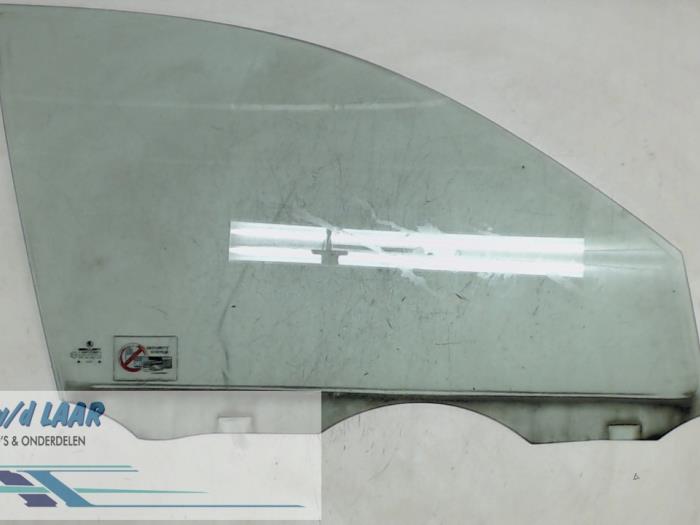 Deurruit 4Deurs rechts-voor van een Skoda Fabia (6Y3) 1.4i 16V 2001
