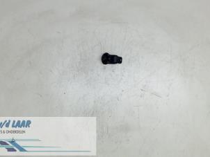 Gebruikte Spiegel Schakelaar Renault Megane II (BM/CM) 1.6 16V Prijs € 20,00 Margeregeling aangeboden door Autodemontage van de Laar