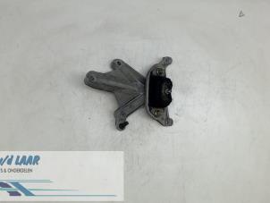 Gebruikte Motorsteun Renault Megane II (BM/CM) 1.6 16V Prijs € 40,00 Margeregeling aangeboden door Autodemontage van de Laar