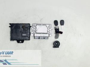 Gebruikte Computer Motormanagement Renault Kangoo Express (FW) 1.6 16V Prijs € 250,00 Margeregeling aangeboden door Autodemontage van de Laar
