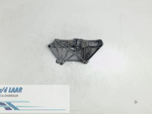 Gebruikte Motorsteun Renault Megane II (BM/CM) 2.0 16V Prijs € 40,00 Margeregeling aangeboden door Autodemontage van de Laar