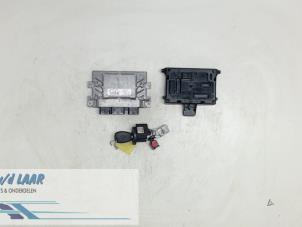 Gebruikte Computer Motormanagement Renault Clio III (BR/CR) 1.2 16V 75 Prijs € 150,00 Margeregeling aangeboden door Autodemontage van de Laar