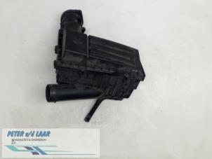 Gebruikte Luchtfilterhuis Volkswagen Passat Variant (3C5) 2.0 TDI 140 Prijs € 40,00 Margeregeling aangeboden door Autodemontage van de Laar