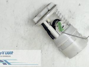 Gebruikte Benzinepomp Renault Twingo II (CN) 1.2 Prijs € 50,00 Margeregeling aangeboden door Autodemontage van de Laar