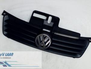 Gebruikte Grille Volkswagen Polo IV (9N1/2/3) 1.2 12V Prijs € 25,00 Margeregeling aangeboden door Autodemontage van de Laar