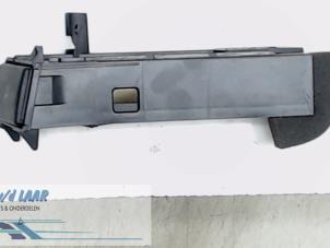 Gebruikte Bekerhouder Ford Mondeo Prijs € 20,00 Margeregeling aangeboden door Autodemontage van de Laar