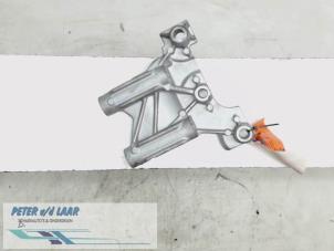 Gebruikte Motorsteun Volkswagen Transporter T5 2.5 TDi PF Prijs € 25,00 Margeregeling aangeboden door Autodemontage van de Laar