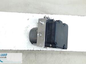 Gebruikte ABS Pomp Renault Twingo III (AH) 0.9 Energy TCE 90 12V Prijs € 250,00 Margeregeling aangeboden door Autodemontage van de Laar