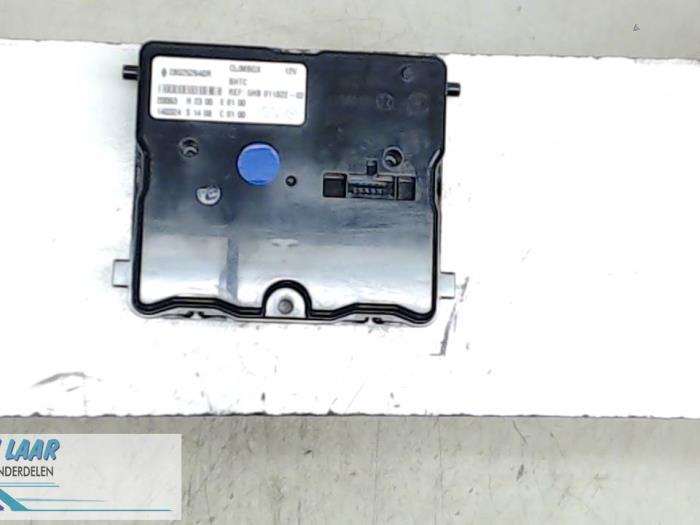 Gebruikte Computer Diversen Renault Twingo III (AH) 0.9 Energy TCE 90 12V Prijs € 120,00 Margeregeling aangeboden door Autodemontage van de Laar