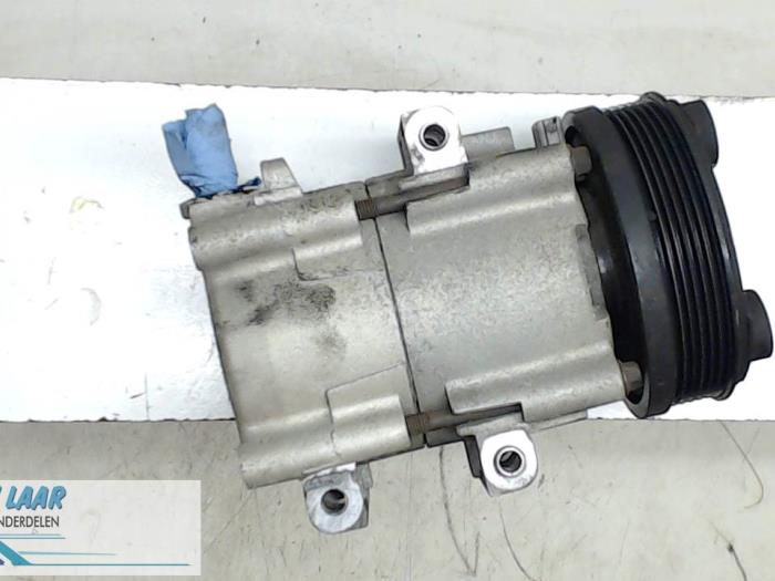 Gebruikte Pomp Airco Ford Mondeo III 2.0 TDCi 130 16V Prijs € 75,00 Margeregeling aangeboden door Autodemontage van de Laar