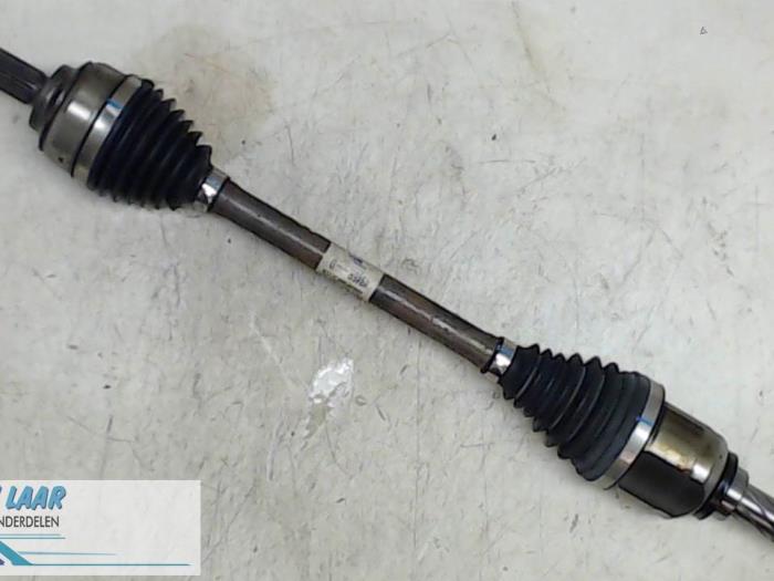 Aandrijfas links-voor van een Dacia Sandero II 1.5 dCi 90 2016