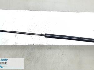 Gebruikte Kofferdekseldemper links-achter Citroen C2 (JM) 1.4 Prijs € 15,00 Margeregeling aangeboden door Autodemontage van de Laar