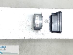 Gebruikte ABS Pomp Renault Espace (RFCJ) 1.6 Energy dCi 160 EDC Prijs € 300,00 Margeregeling aangeboden door Autodemontage van de Laar