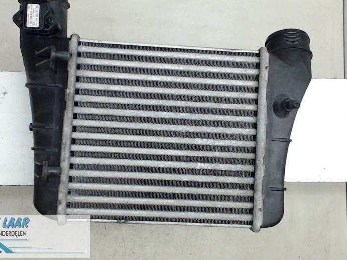 Gebruikte Intercooler Audi A4 Avant (B7) 2.0 TDI 16V Prijs € 100,00 Margeregeling aangeboden door Autodemontage van de Laar