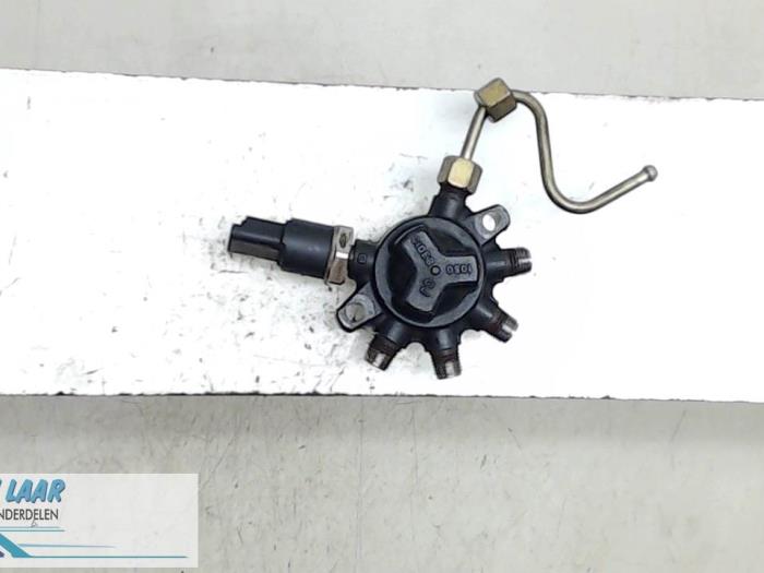 Gebruikte Common rail (Injectie) Renault Kangoo Prijs € 70,00 Margeregeling aangeboden door Autodemontage van de Laar