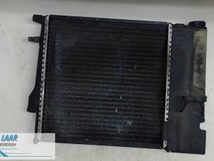 Gebruikte Radiateur BMW 3 serie Touring (E36/3) 316i Prijs € 25,00 Margeregeling aangeboden door Autodemontage van de Laar