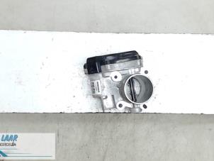 Gebruikte Gasklephuis Renault Master III (FV) 2.3 dCi 100 16V RWD Prijs € 150,00 Margeregeling aangeboden door Autodemontage van de Laar