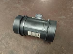 Gebruikte Luchtmassameter Opel Vectra B (38) 2.0 16V Ecotec Prijs € 50,00 Margeregeling aangeboden door Autodemontage van de Laar