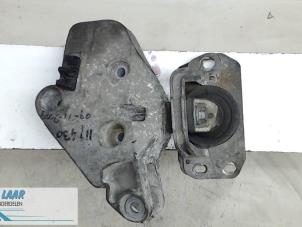 Gebruikte Motorrubber Opel Vivaro 1.9 DI Prijs € 40,00 Margeregeling aangeboden door Autodemontage van de Laar