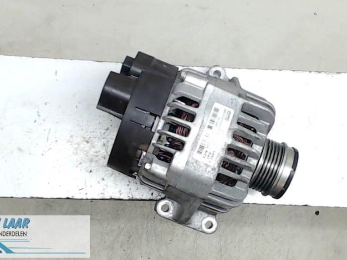 Begagnade Dynamo Fiat Punto III (199) 0.9 TwinAir Turbo 100 Pris € 75,00 Marginaltabell erbjuds av Autodemontage van de Laar