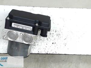 Gebruikte ABS Pomp Renault Scénic II (JM) 2.0 16V Prijs € 160,00 Margeregeling aangeboden door Autodemontage van de Laar