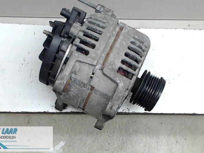 Gebruikte Dynamo Renault Modus/Grand Modus (JP) 1.5 dCi 85 Prijs € 50,00 Margeregeling aangeboden door Autodemontage van de Laar