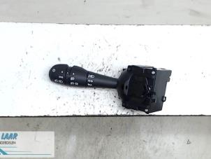 Gebruikte Pinker Schakelaar Dacia Dokker (0S) 1.6 16V Prijs € 35,00 Margeregeling aangeboden door Autodemontage van de Laar