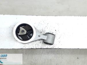 Gebruikte Motorsteun Renault Koleos I 2.5 16V 4x4 Prijs € 30,00 Margeregeling aangeboden door Autodemontage van de Laar