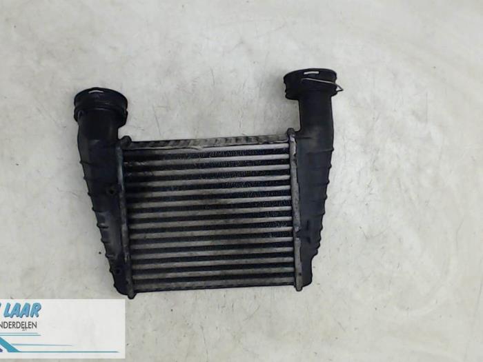 Gebruikte Intercooler Volkswagen Passat Variant (3B6) 2.0 TDI DPF Prijs € 90,00 Margeregeling aangeboden door Autodemontage van de Laar