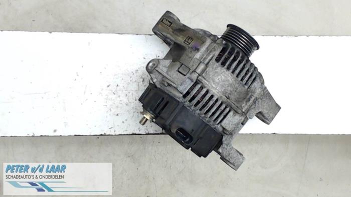 Dynamo van een Opel Sintra 2.2i GLS,CD 16V 1997