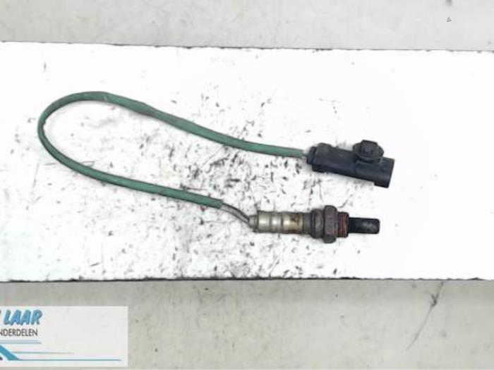 Gebruikte Lambda Sonde Renault Clio III (BR/CR) 1.2 16V 75 Prijs € 50,00 Margeregeling aangeboden door Autodemontage van de Laar