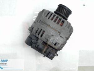 Gebruikte Dynamo Renault Clio III (BR/CR) 1.5 dCi 70 Prijs € 80,00 Margeregeling aangeboden door Autodemontage van de Laar