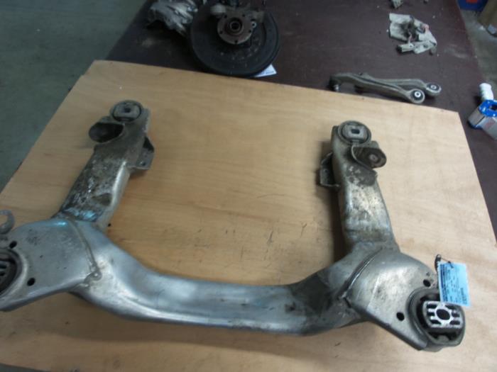 Gebruikte Subframe Volkswagen Phaeton (3D) 3.0 V6 TDI 24V 4Motion Prijs € 150,00 Margeregeling aangeboden door Autodemontage van de Laar