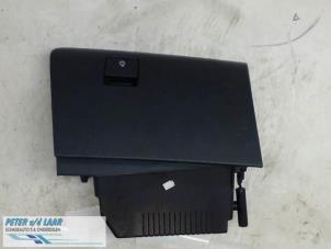 Gebruikte Dashboardkastje Opel Astra H Twin Top (L67) 1.8 16V Prijs € 25,00 Margeregeling aangeboden door Autodemontage van de Laar