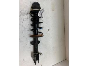 Gebruikte Mac Phersonpoot links-voor Dacia Duster (HS) 1.6 16V Prijs € 80,00 Margeregeling aangeboden door Autodemontage van de Laar