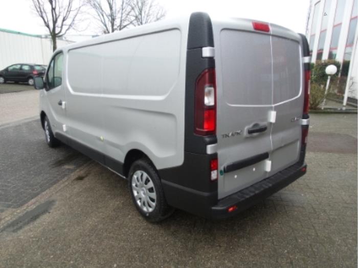 Gebruikte Panhardstang Renault Trafic (1FL/2FL/3FL/4FL) 1.6 dCi 95 Prijs € 60,00 Margeregeling aangeboden door Autodemontage van de Laar