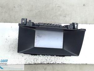 Gebruikte Display Interieur Opel Astra H (L48) 1.8 16V Prijs € 70,00 Margeregeling aangeboden door Autodemontage van de Laar