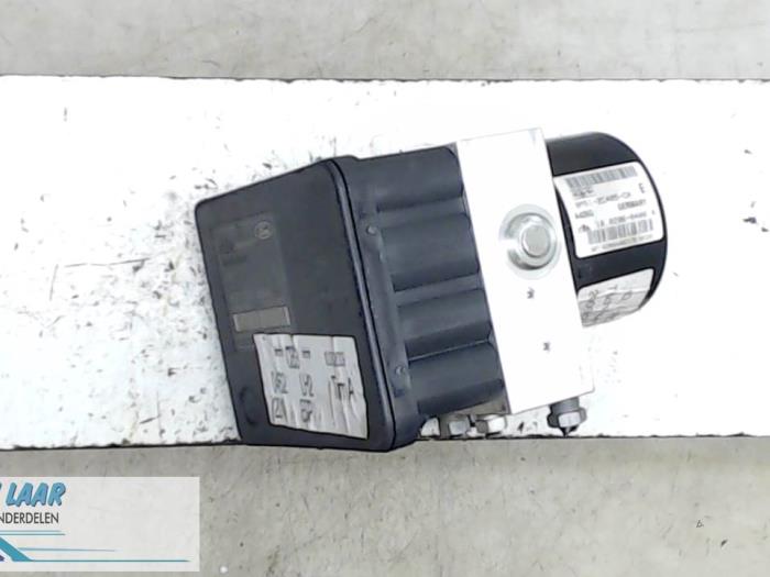 Gebruikte ABS Pomp Ford C-Max (DM2) 1.6 16V Prijs € 180,00 Margeregeling aangeboden door Autodemontage van de Laar