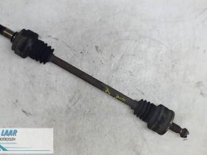 Gebruikte Aandrijfas links-achter Mercedes C (W203) 2.0 C-200K 16V Prijs € 70,00 Margeregeling aangeboden door Autodemontage van de Laar