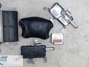 Gebruikte Airbag Set + Module Mercedes C (W203) 2.0 C-200K 16V Prijs op aanvraag aangeboden door Autodemontage van de Laar
