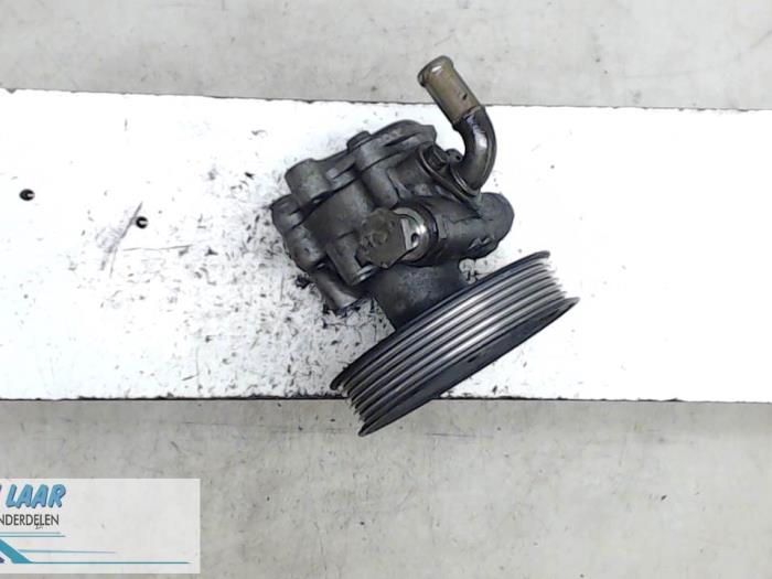 Gebruikte Servopomp Volkswagen New Beetle (9C1/9G1) Prijs € 90,00 Margeregeling aangeboden door Autodemontage van de Laar