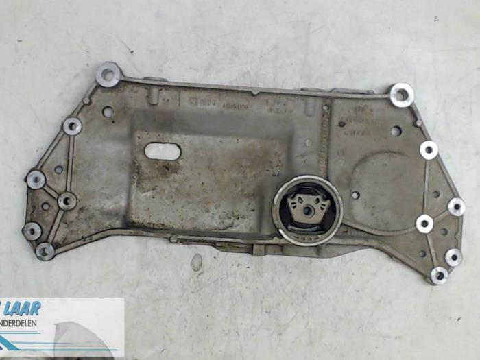 Gebruikte Subframe Volkswagen Scirocco (137/13AD) Prijs € 120,00 Margeregeling aangeboden door Autodemontage van de Laar