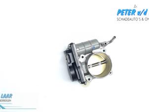 Gebruikte Gasklephuis Renault Scénic III (JZ) 2.0 16V CVT Prijs € 150,00 Margeregeling aangeboden door Autodemontage van de Laar