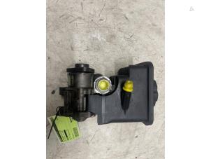 Gebruikte Pomp Servo BMW 3 serie (E46/4) 320d 16V Prijs € 120,00 Margeregeling aangeboden door Autodemontage van de Laar