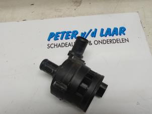 Gebruikte Waterpomp Renault Master III (MA/MB/MC/MD/MH/MF/MG/MH) 2.3 dCi 16V Prijs op aanvraag aangeboden door Autodemontage van de Laar