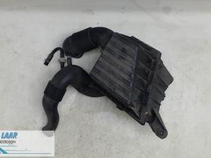 Gebruikte Luchtfilterhuis Volkswagen Fox (5Z) 1.2 Prijs € 50,00 Margeregeling aangeboden door Autodemontage van de Laar